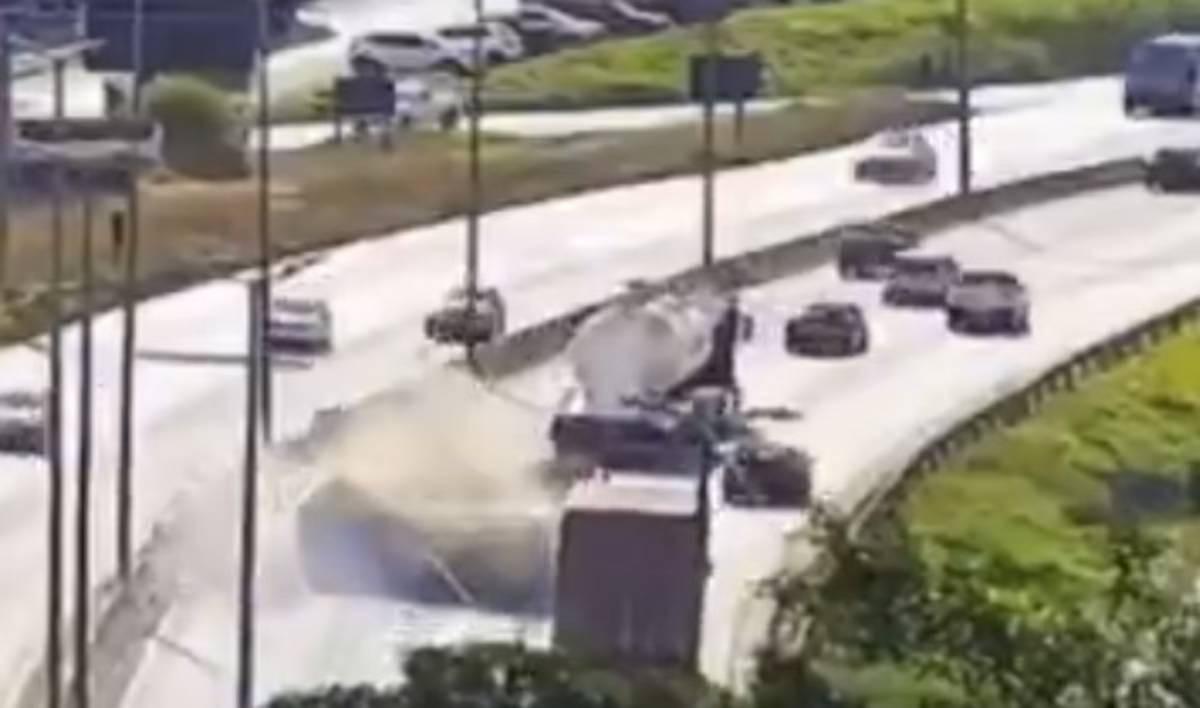 VÍDEO: caminhão causa acidente com vários veículos e interdita Anel Rodoviário de BH