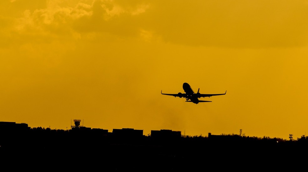 Aviação; aeroporto; avião; decolagem; airport — Foto: Unsplash/Dominik Scythe