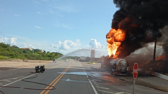 Motorista de Coronel Fabriciano, que estava em estado grave após incêndio em carreta, morre no Ceará