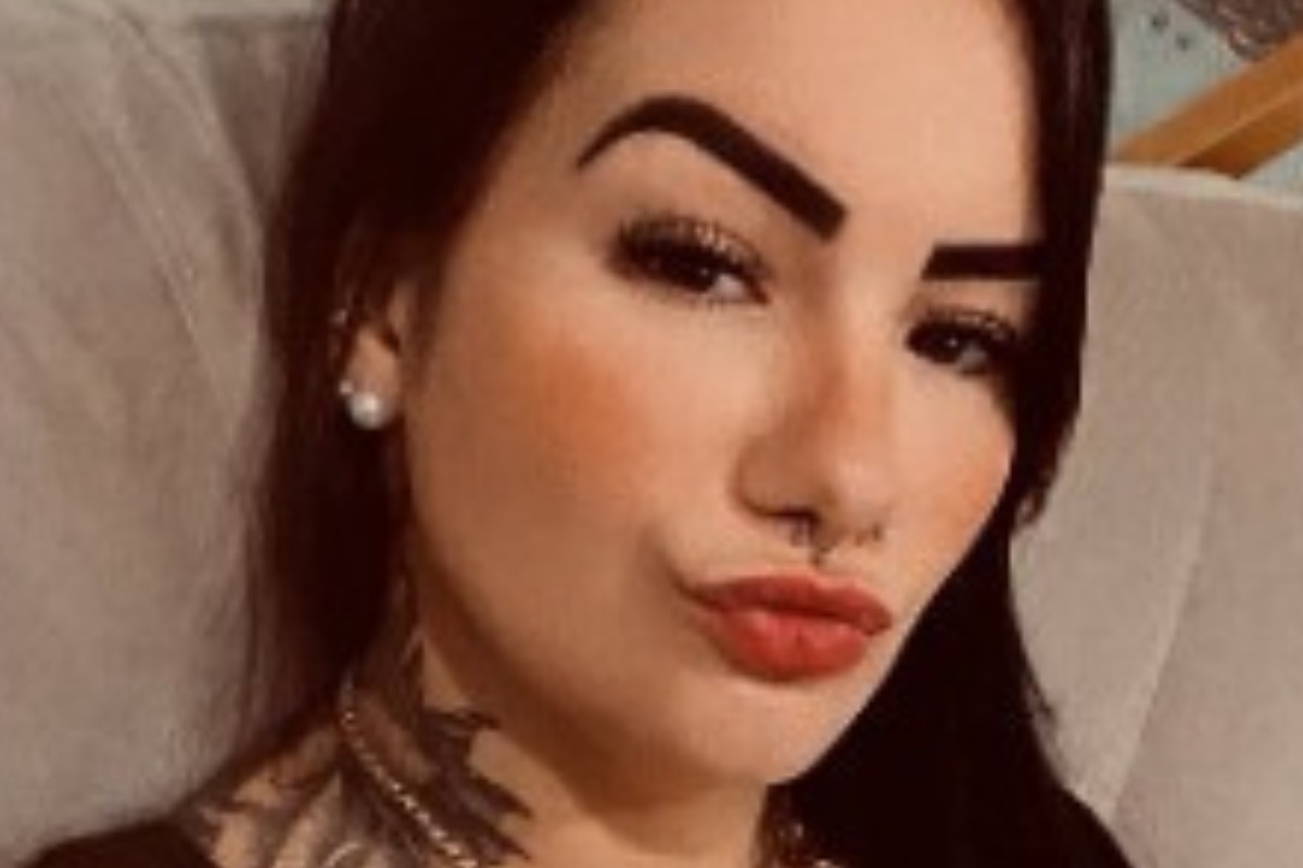 Mulher de 32 anos morre após ingerir bebida alcoólica; polícia investiga morte suspeita no litoral de SP