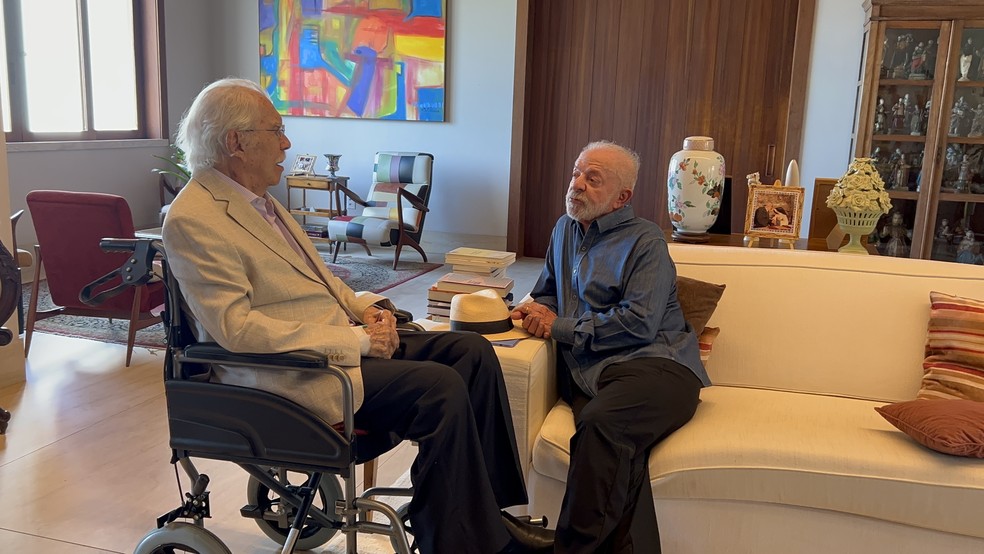 Ex-presidente José Sarney e o presidente Lula conversam durante encontro em São Luís (MA) — Foto: Ysabelle Ribeiro/Grupo Mirante