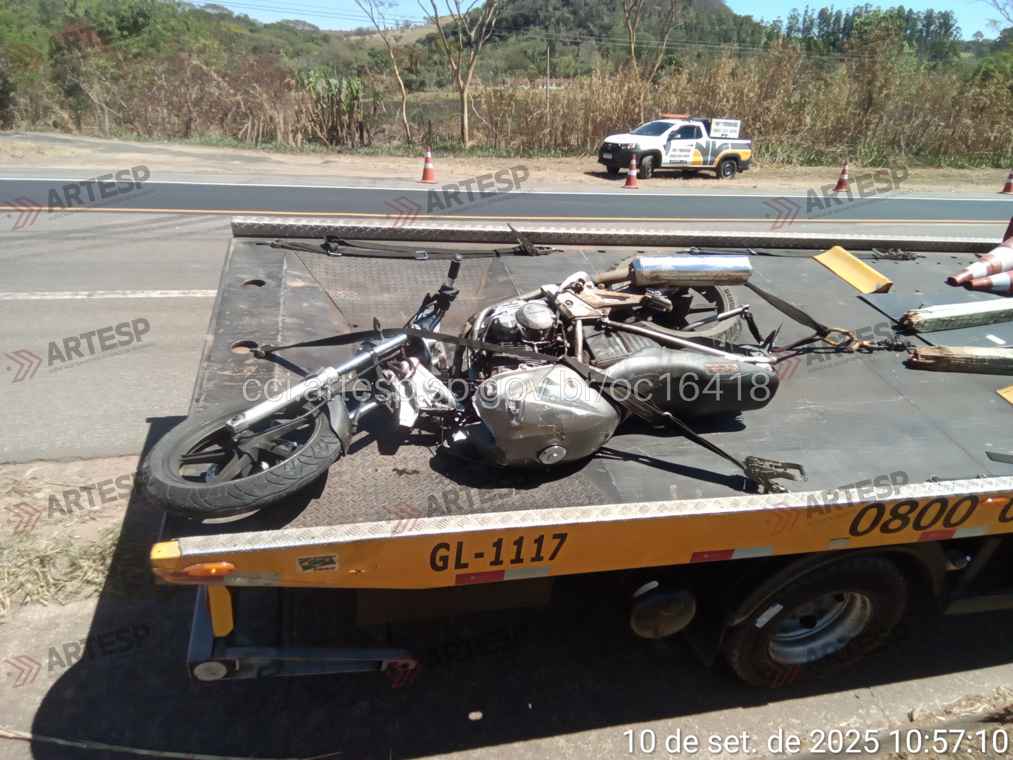 Motociclista morre após bater contra placa de sinalização em rodovia no interior de SP