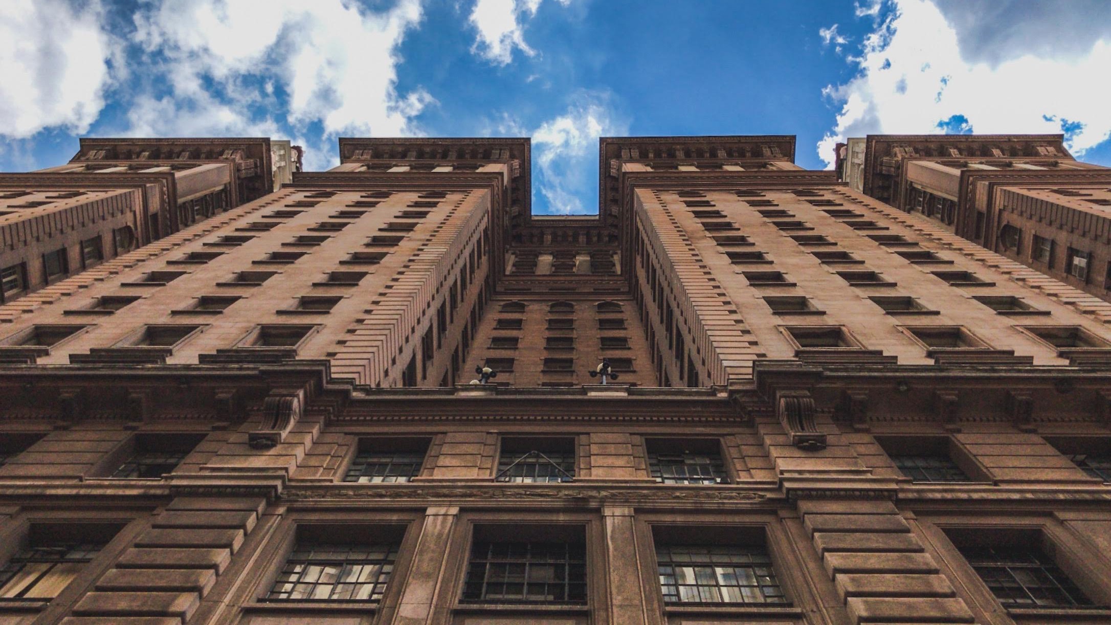 Edifício Martinelli, no Centro de São Paulo, reabre para visitação gratuita; terraço com vista para o 'skyline' da cidade é atração