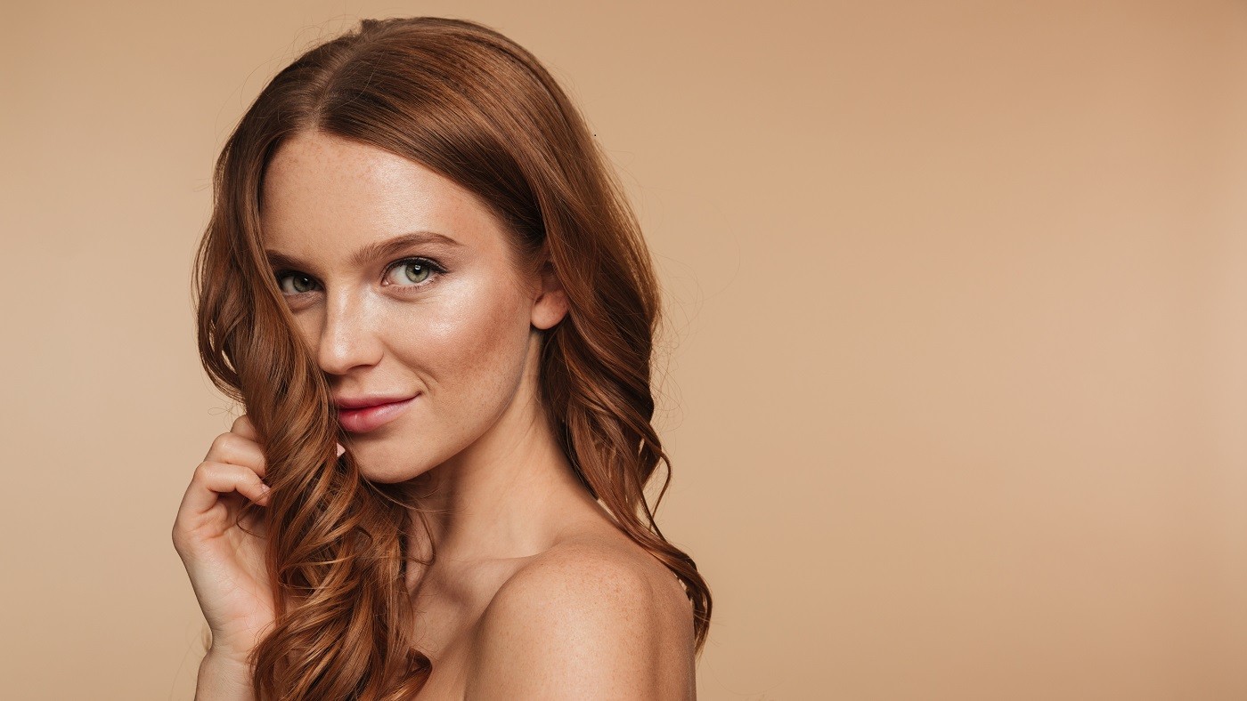 Aprenda a dar um aspecto de ‘cabelo de salão’ em casa