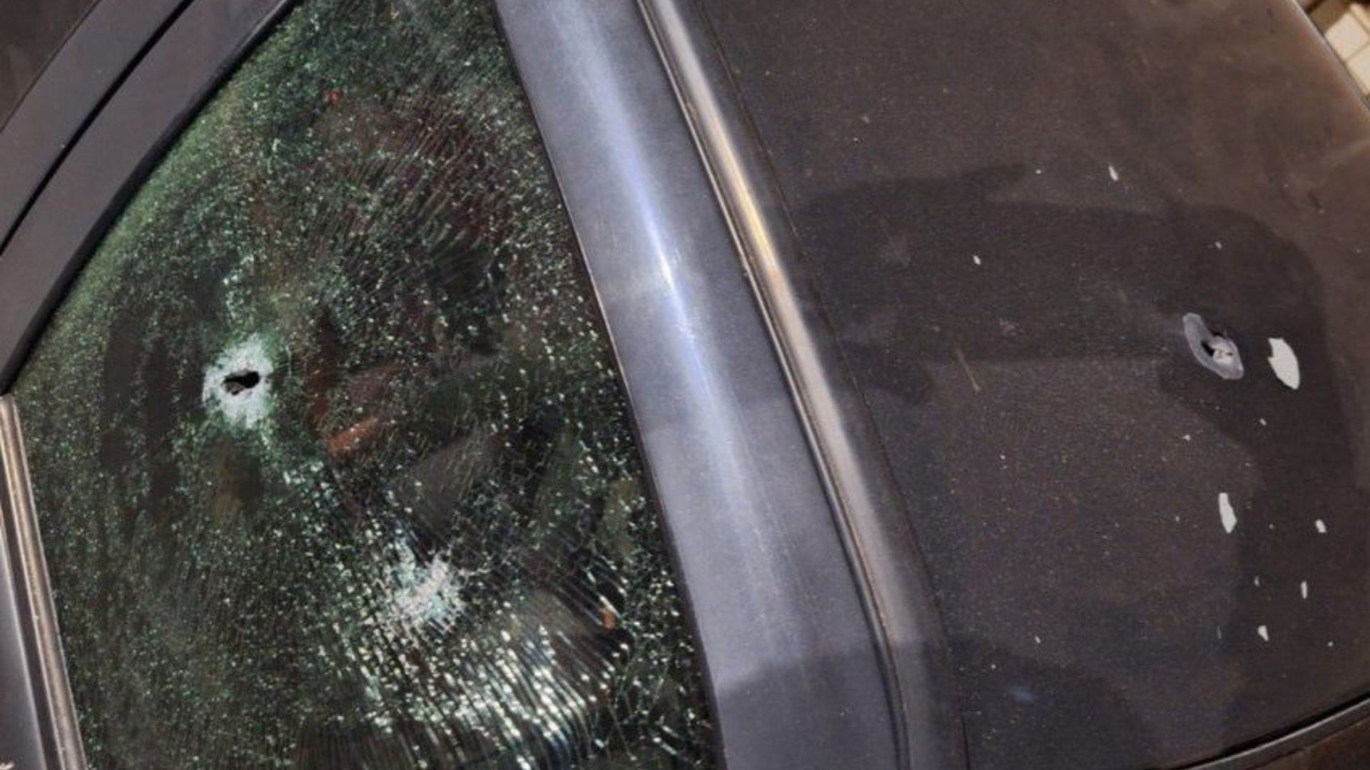 Carro de professor é baleado após denúncias de estupro em escola pública de MG