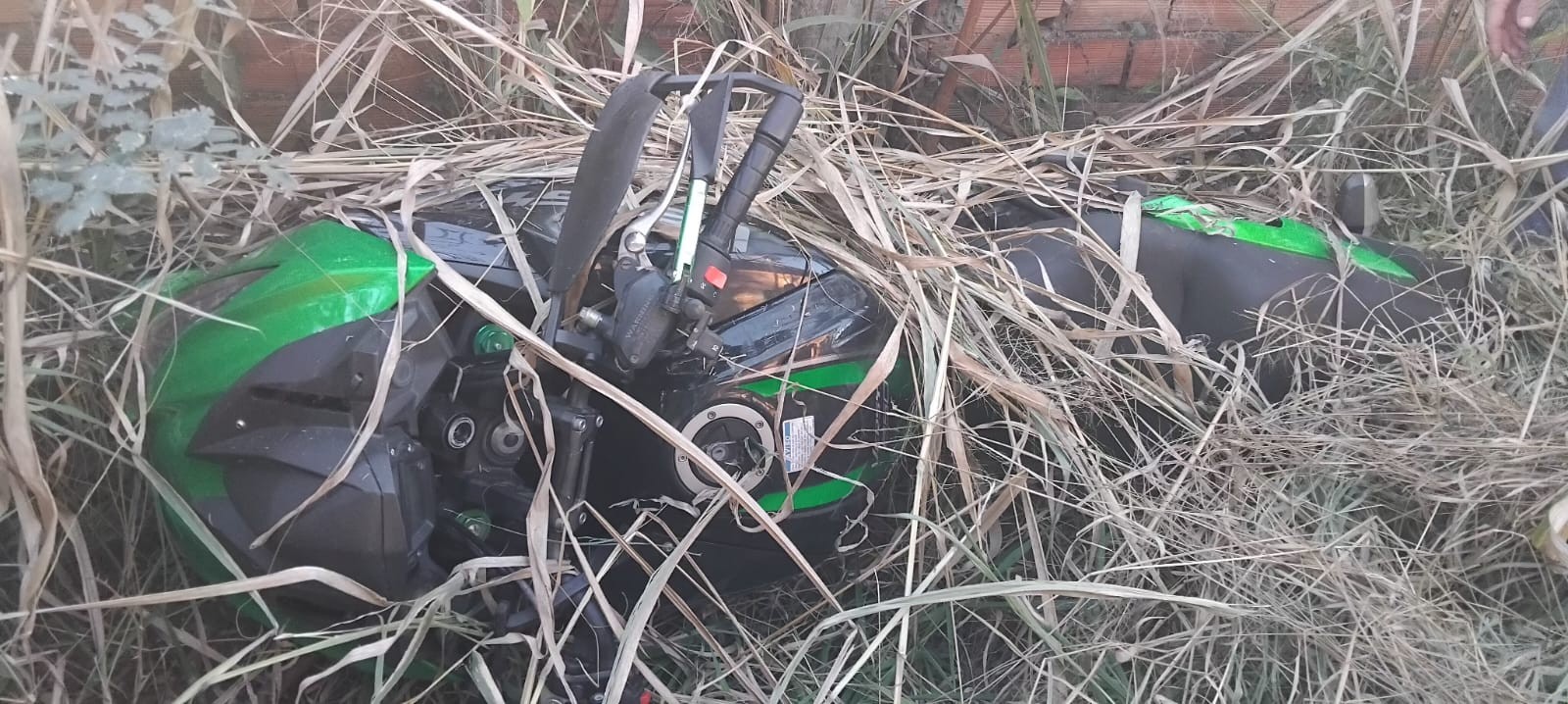 Polícia Civil identifica suspeito de matar homem a tiros e ferir jovem durante confronto em Piracicaba; motocicleta é apreendida 