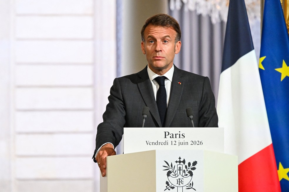Emmanuel Macron em coletiva de imprensa antes do G7 — Foto: Emma Da Silva/Pool via REUTERS