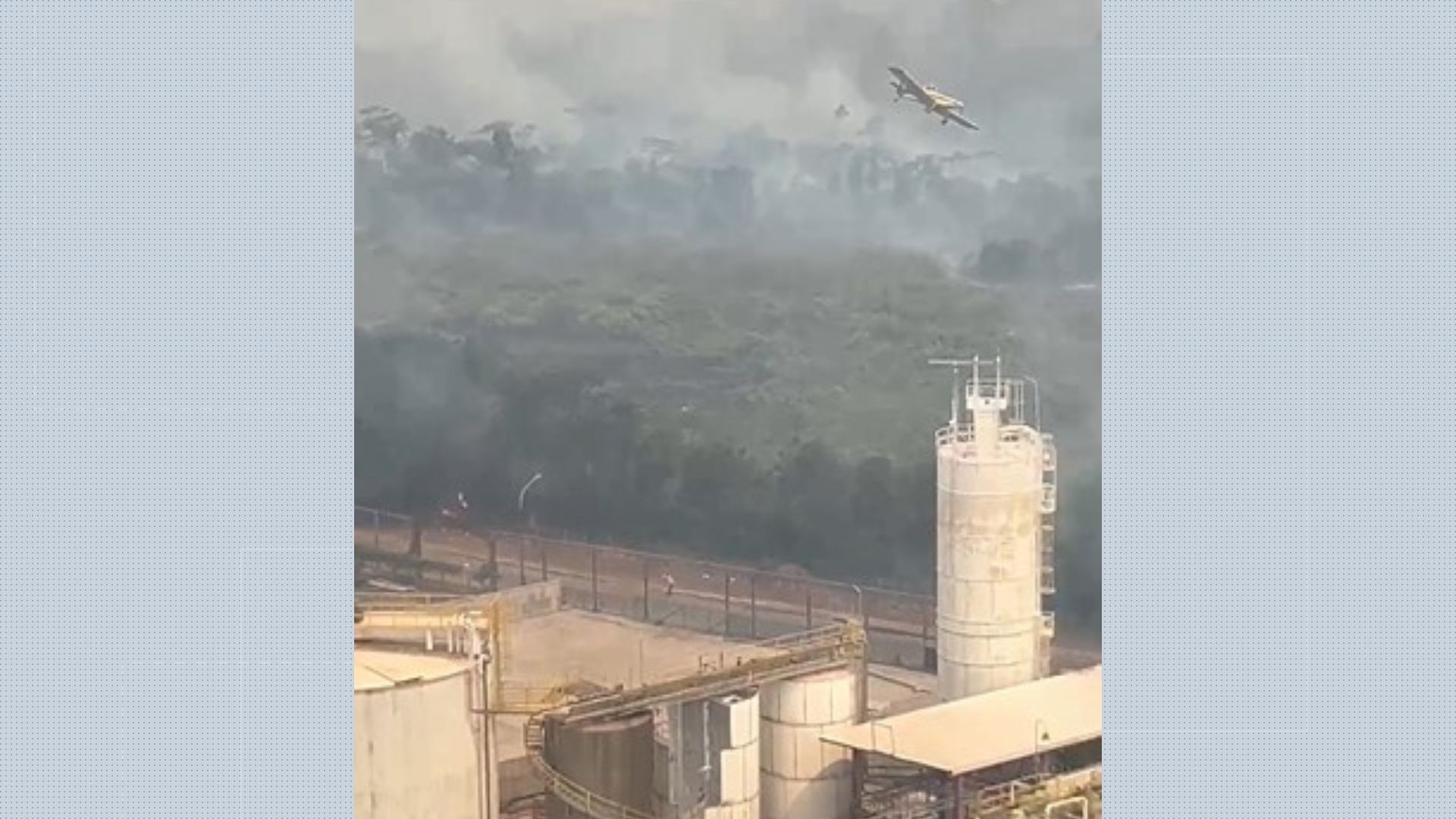 Vídeo mostra quando incêndio na maior reserva de cerrado de SP chega próximo a fábrica de papel