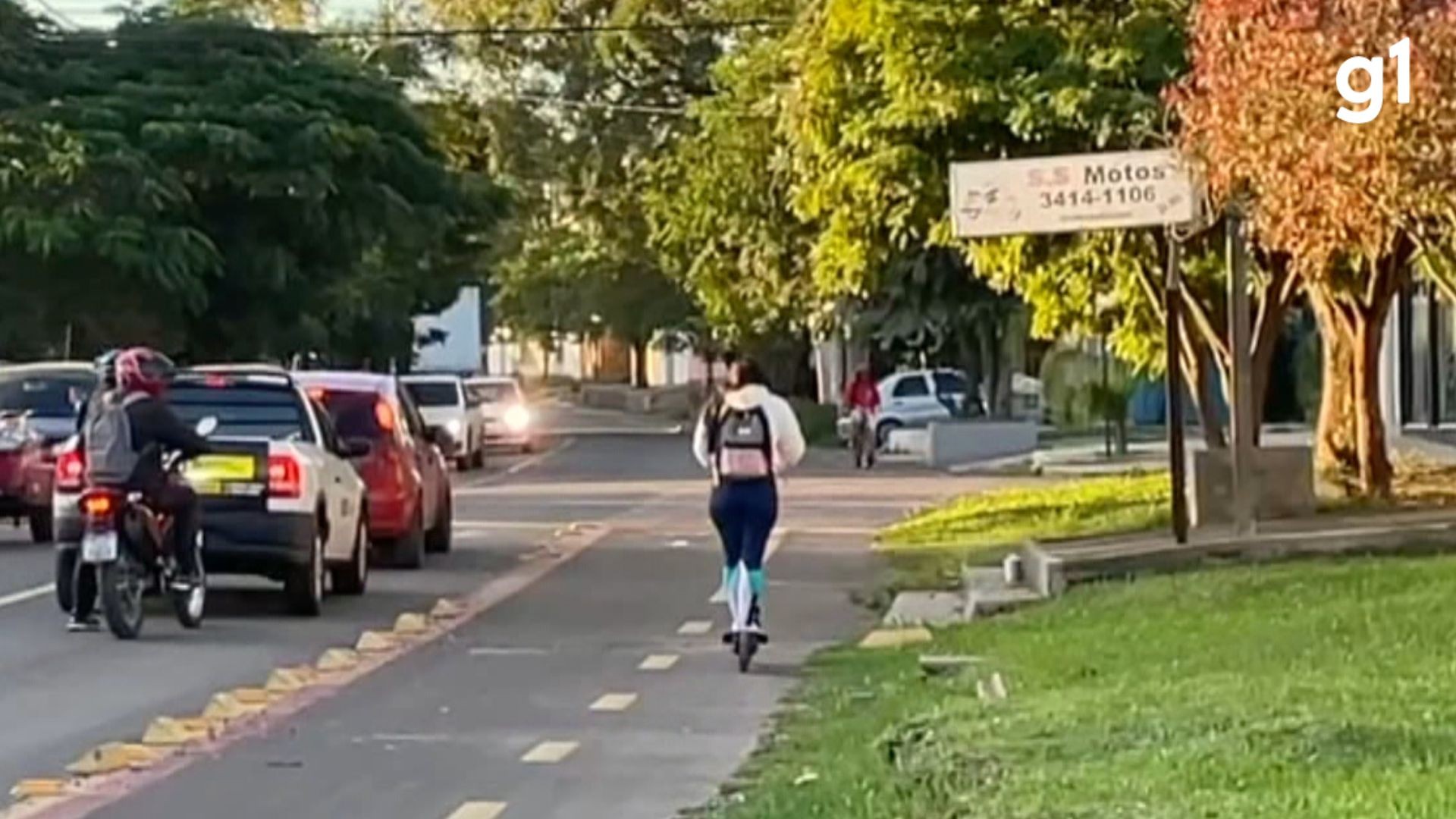 Cidade do RS passa a multar quem trafega com patinete elétrico em calçadas ou na contramão; saiba o que pode e o que não pode