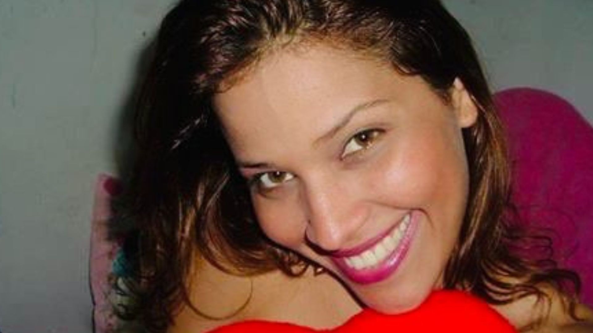 Irmã de modelo amapaense morta ao ser empurrada do 14º andar de hotel reage à prisão de empresário após 20 anos: 'Chorei de alívio'