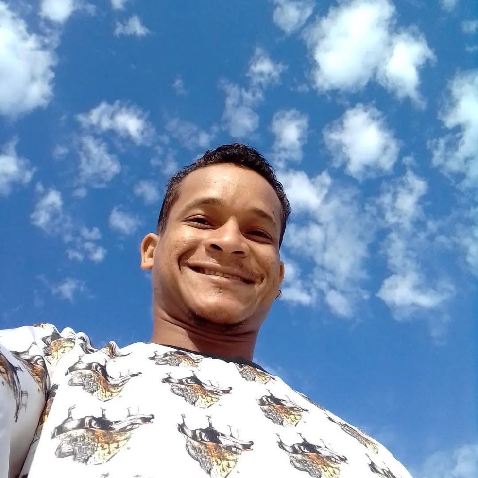 José Augusto Mota Silva, de 32 anos, morreu sentado na recepção da UPA Cidade de Deus, no Rio de Janeiro, enquanto esperava por atendimento — Foto: Arquivo Pessoal