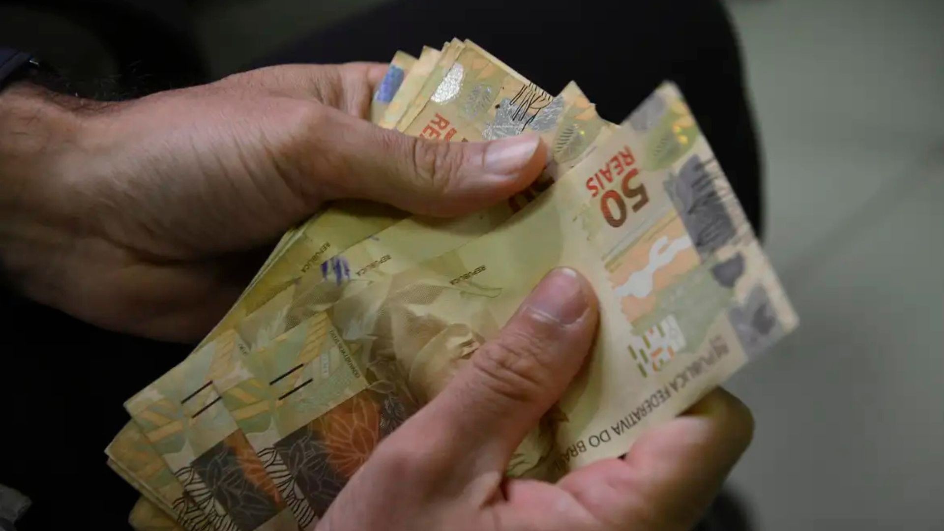Aumento do salário mínimo do RS será votado nesta terça-feira; veja valores por faixas de categoria