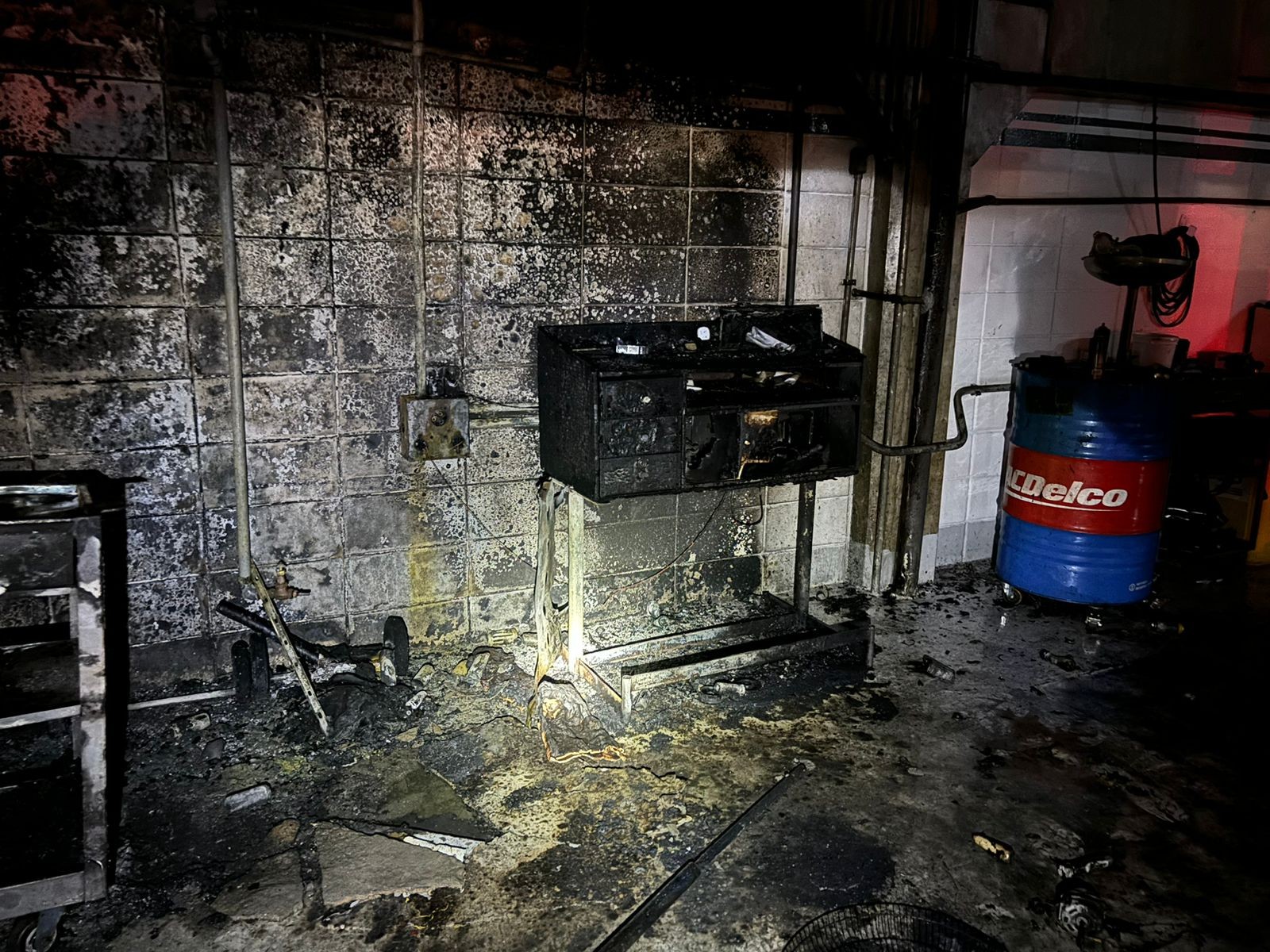 Incêndio atinge concessionária de carros em Bauru