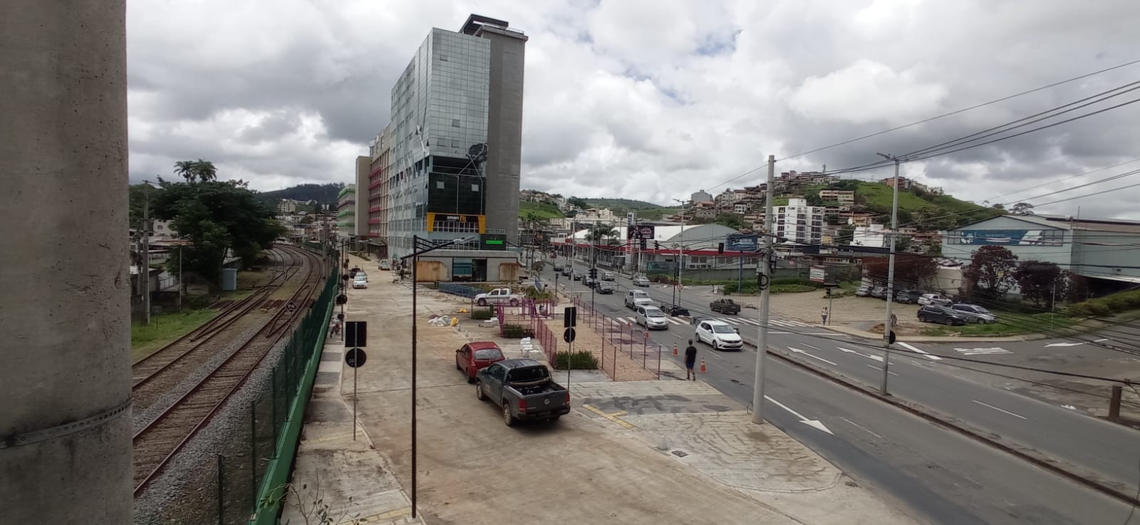 Linhas de ônibus que passam pela Avenida JK, em Juiz de Fora, têm mudança de trajeto; confira