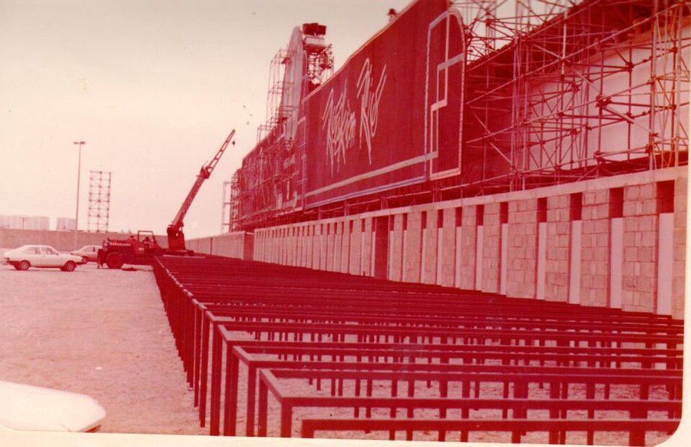 Foto da estrutura do Rock in Rio no fim de 1984 para a edição de janeiro de 1985 Festa do Peão de Barretos — Foto: Acervo Mussa Calil Neto