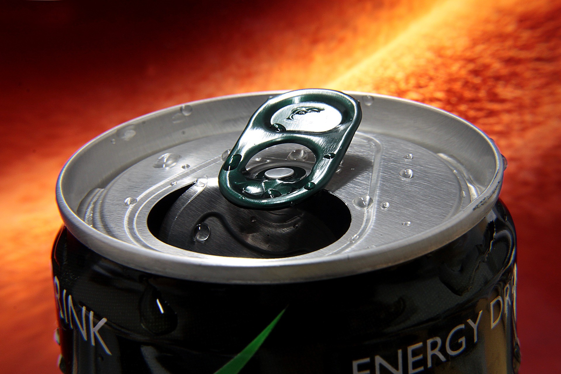 Energéticos: veja se funcionam mesmo e quais os riscos de misturar com álcool