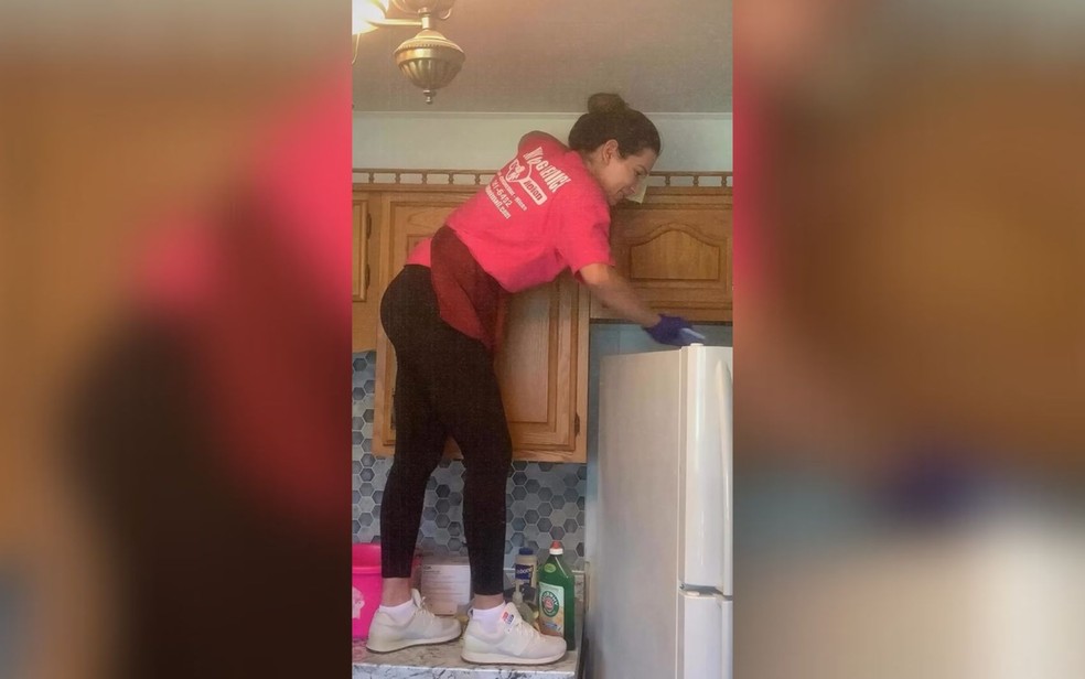 Núbia Gonçalves começou a trabalhar fazendo faxinas nos EUA e depois fundou uma empresa de limpeza doméstica — Foto: Arquivo pessoal/ Núbia Gonçalves