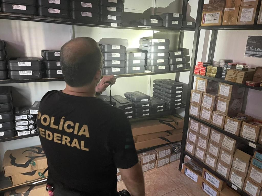 Vídeo: policial tem overdose ao ter contato com fentanil em blitz