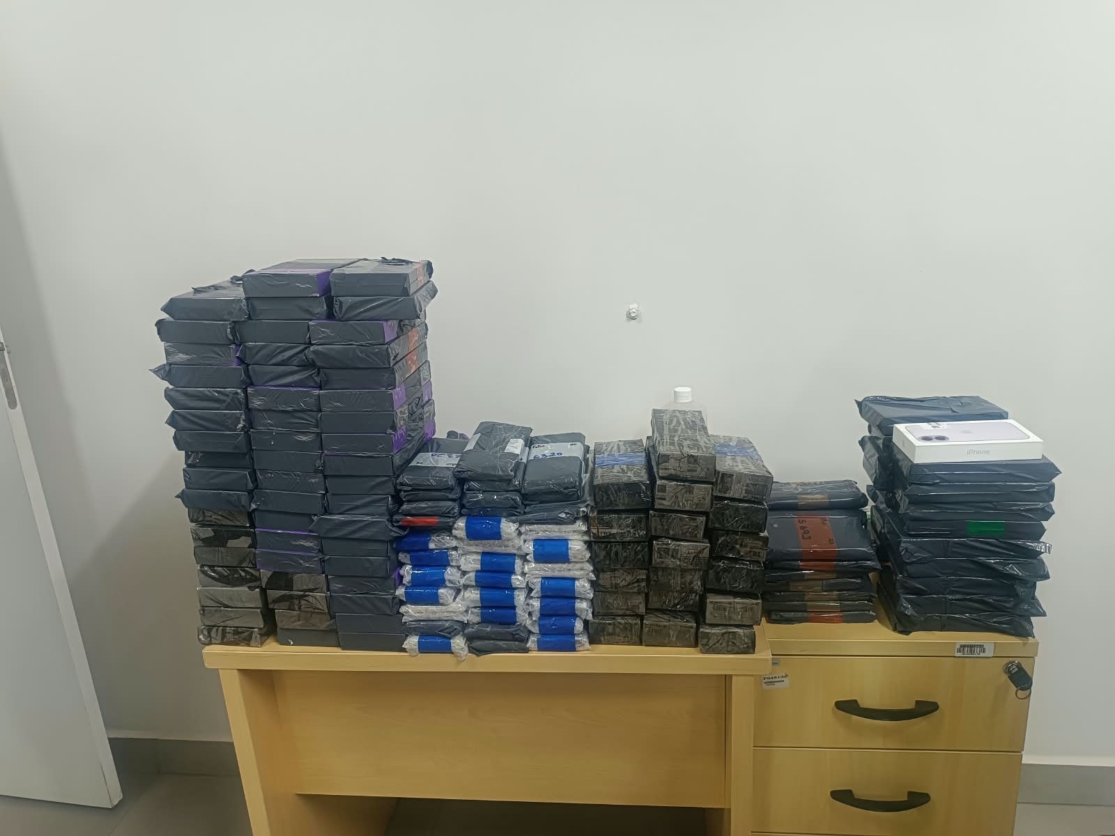 Polícia Rodoviária apreende R$ 6 milhões em eletrônicos durante abordagens na Raposo Tavares 