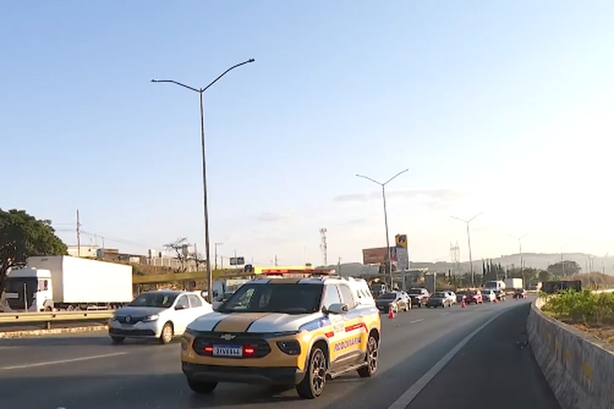 Mulher de 22 anos morre atropelada na MG-10, na Grande BH; motorista fugiu do local