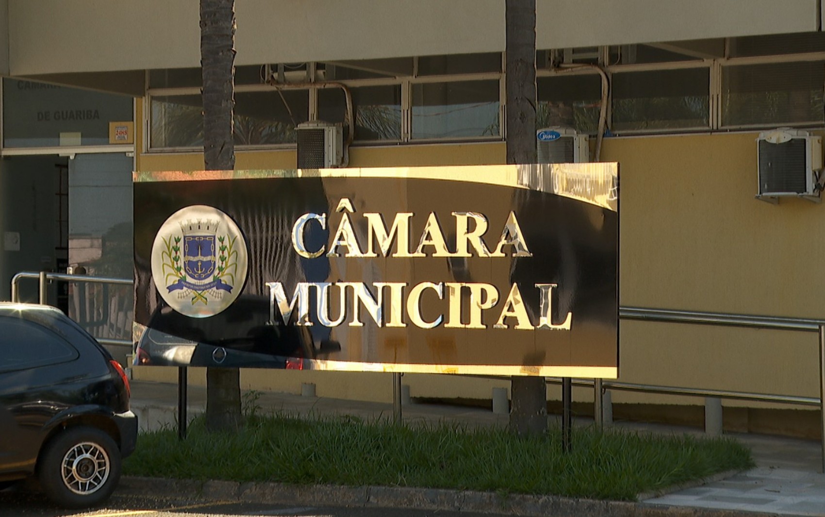 Aumento de até 133% em salários de prefeito e vereadores gera críticas em Guariba, SP