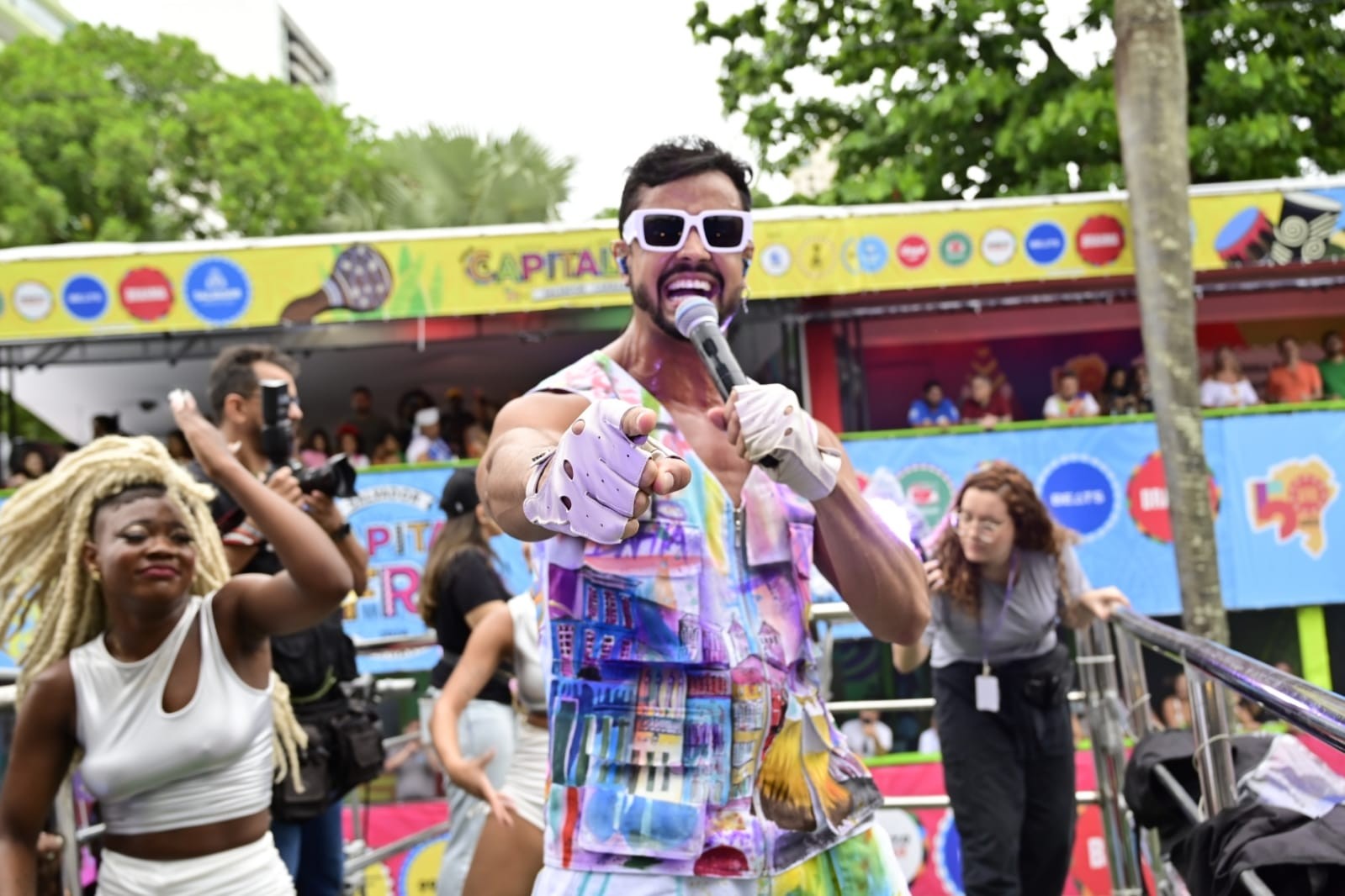 Lincoln Senna é novo vocalista do Parangolé