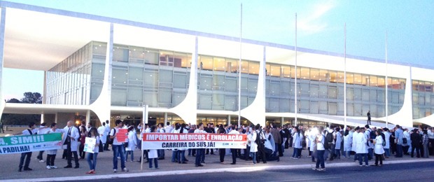 Imprensa internacional repercute sanções a brasileiros ligados ao Mais Médicos