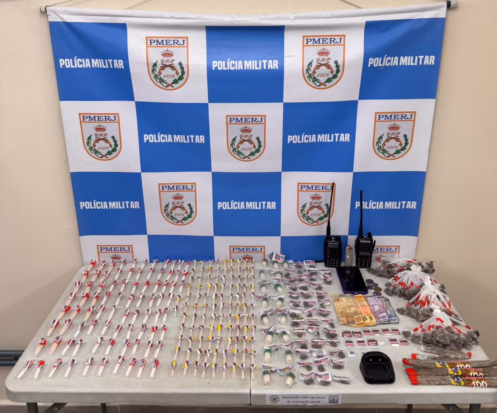 Jovem é preso por tráfico de drogas em Volta Redonda