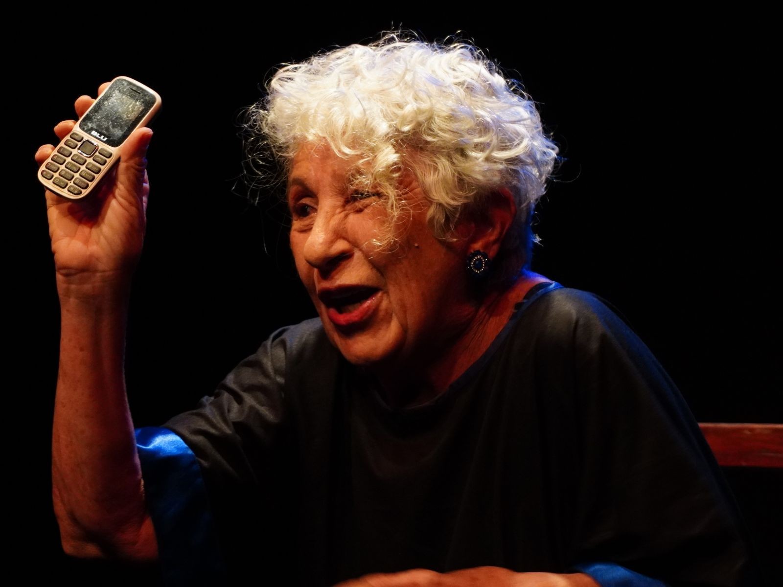 Com humor e poesia, peça que trata sobre tabus da terceira idade chega ao Acre: 'Brinde à vida'