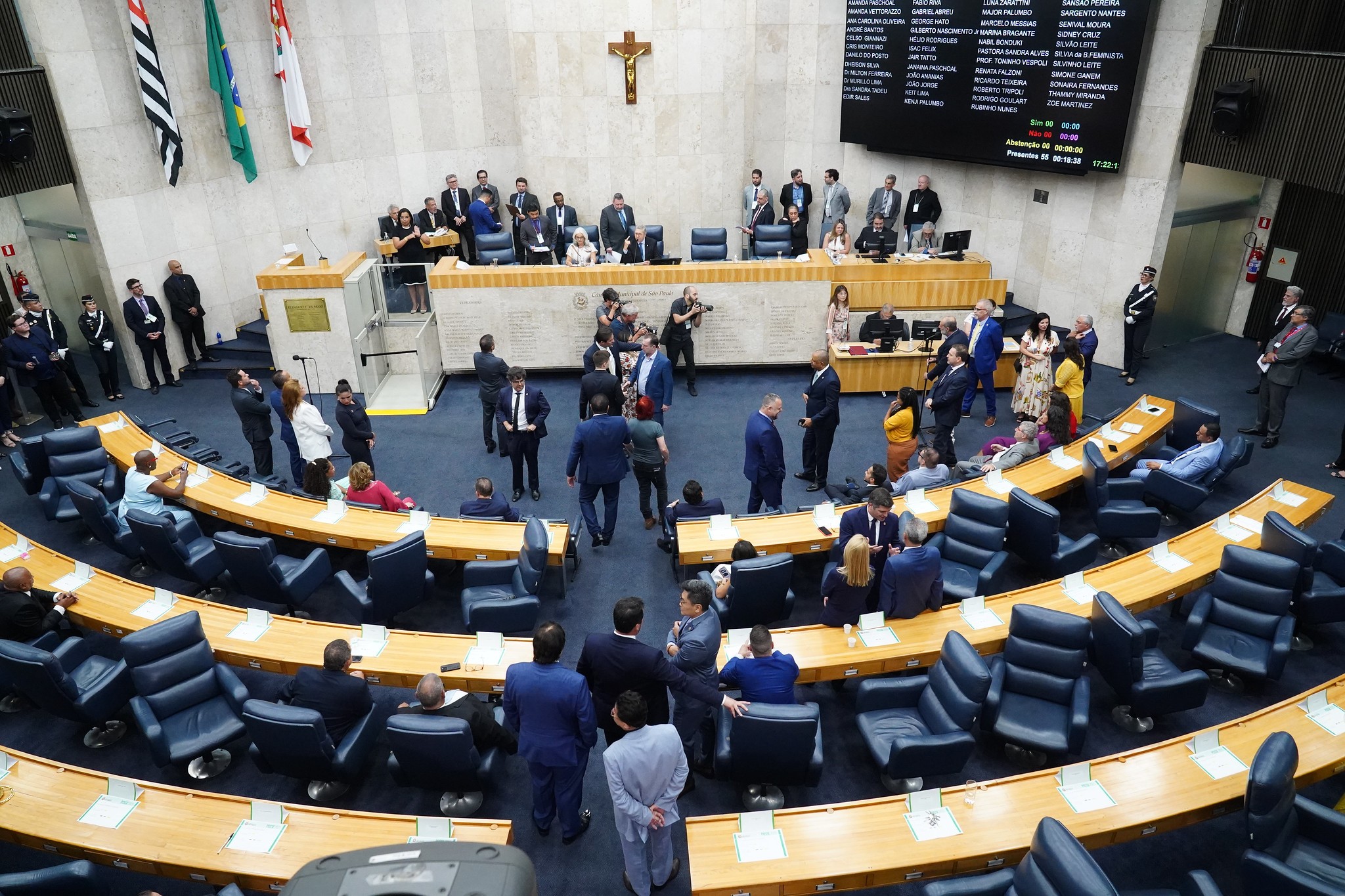 Natal gordo: funcionários da Câmara de SP ganham 'vale-peru' de R$ 2.033; custo para o município é de mais de R$ 4 milhões