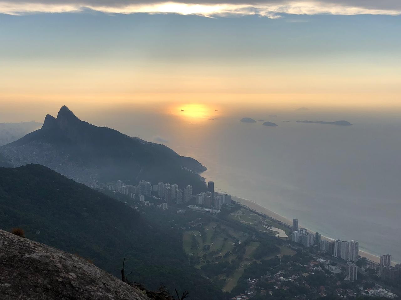 Homem fica ferido em queda de asa delta em São Conrado, na Zona Sul do Rio