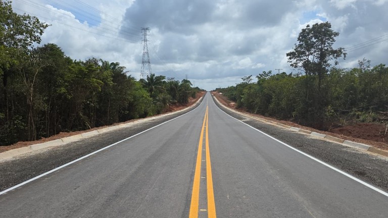 DNIT e Exército entregam mais 6 km de pavimentação na BR-156, no Amapá