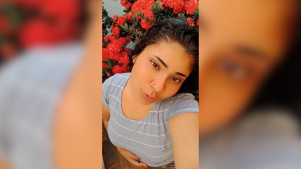 Regina Aparecida Marques Vieira, de 19 anos, morreu em uma boate em Auriflama (SP) — Foto: Reprodução/Facebook
