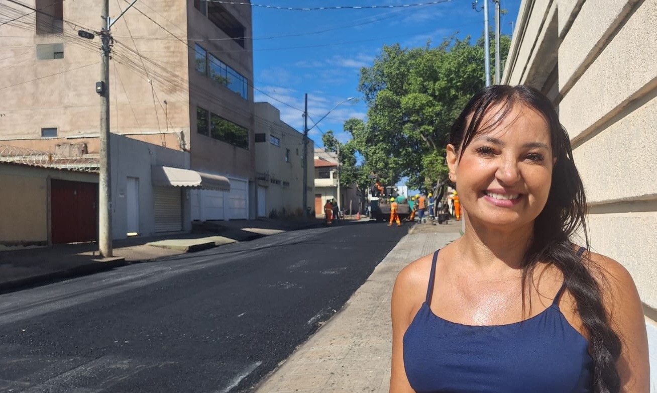 Vila Regina, em Montes Claros, recebe asfalto e fica de cara nova