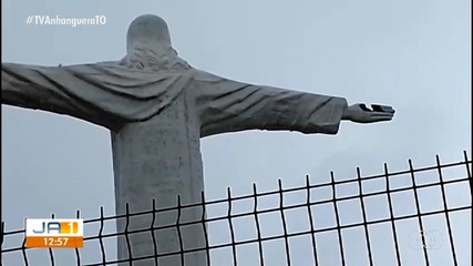 Estátua do Cristo de Rendentor de Araguaína fica com a mão rachada após raio