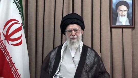 Ataque dos EUA terá 'consequências irreparáveis', diz Khamenei