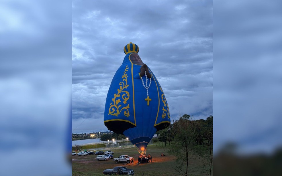 Caminho da Fé: peregrinação tem maior balão de Nossa Senhora Aparecida e reúne duas mil pessoas no interior de SP