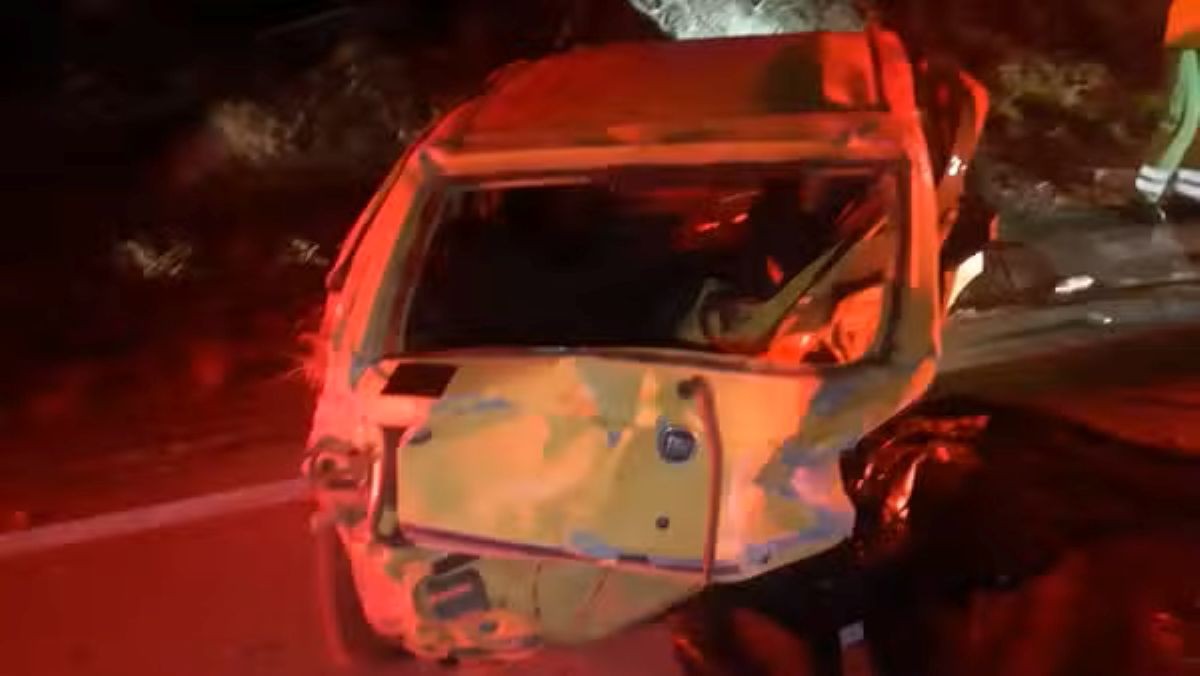 Motorista é ejetado do carro após batida e morre na BR-262