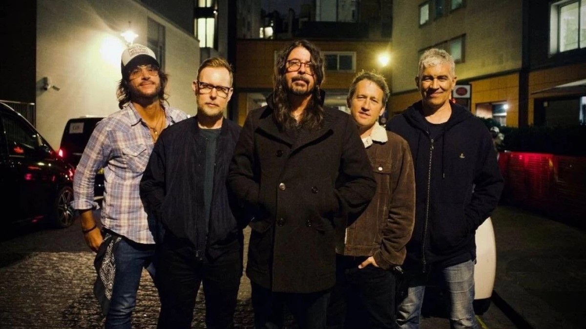 Show do Foo Fighters em Curitiba bloqueia ruas no entorno do Couto