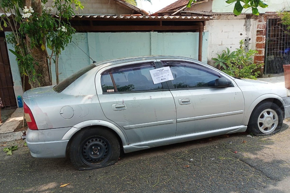 Operação Carro Velho retira 29 veículos abandonados das ruas da cidade