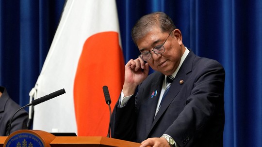 Após renúncia do primeiro-ministro do Japão, entenda como funciona o processo de sucessão e veja quem são os mais cotados - Shigeru Ishiba anunciou que deixará o cargo neste domingo (7). Seu partido agora deve fazer eleição interna para decidir quem será o seu novo líder antes de submeter o nome ao Parlamento do país.
