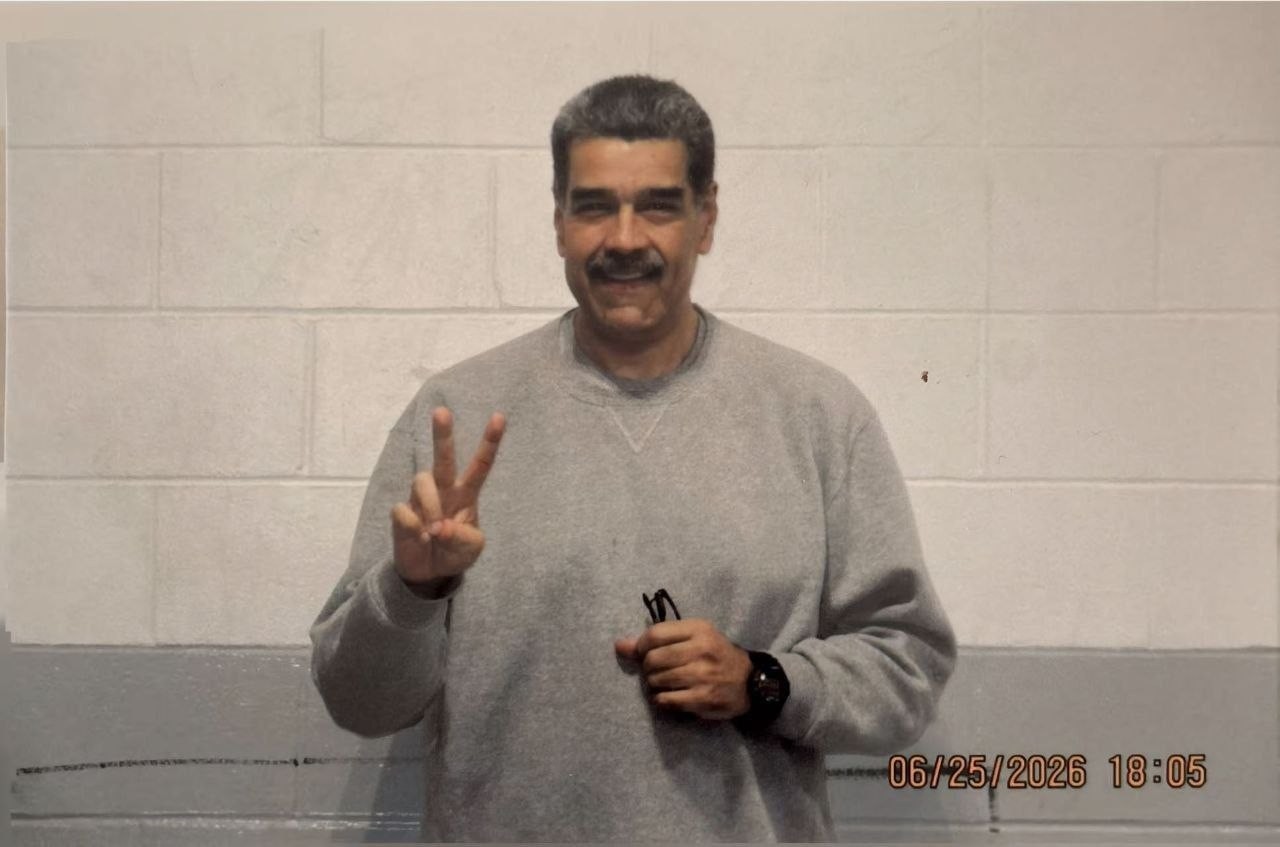 Perfil de Nicolás Maduro publica fotos do ex-presidente da Venezuela na prisão 