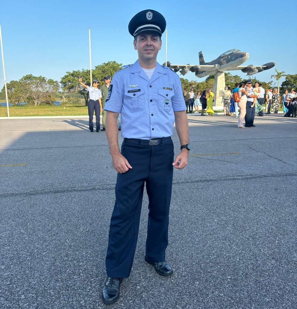 Anderson dos Santos Barbosa tinha 40 anos. Ele havia acabado de se tornar 1º sargento da Aeronáutica — Foto: Arquivo pessoal