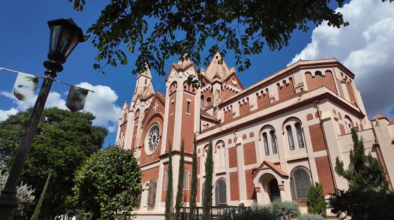 Reforço estrutural, torre e restauro: o que foi e ainda deve ser feito para preservar a Catedral de Ribeirão Preto