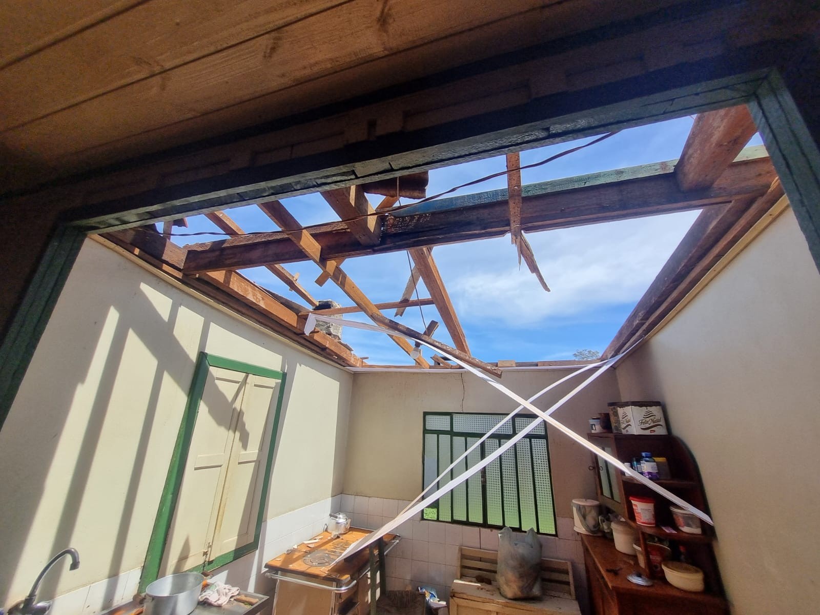 Destruição em cidade do Paraná foi causada por tornado, diz Simepar