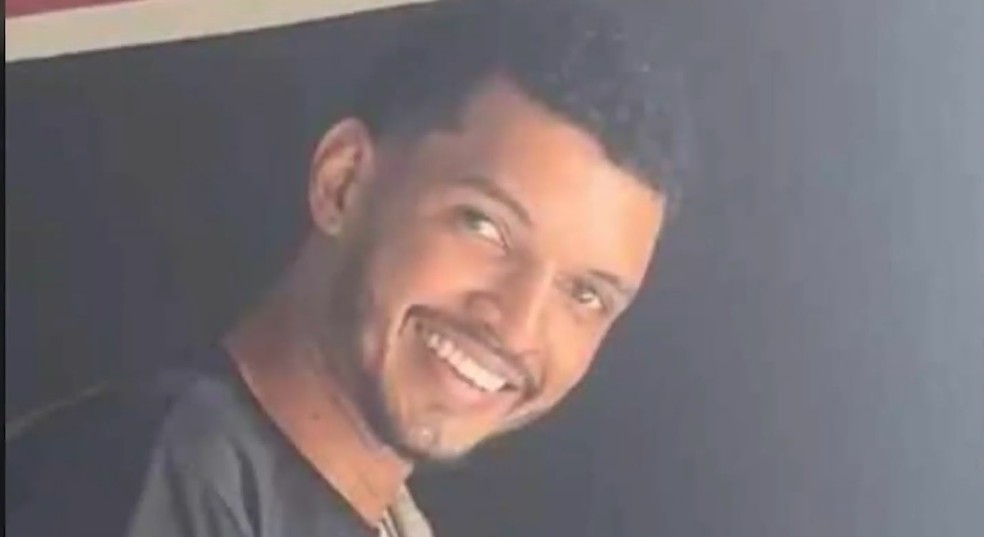 André Barros Lopes, de 30 anos, morreu após mergulhar e se afogar no Rio Pindaré, na manhã de domingo (17). — Foto: reprodução/TV Mirante