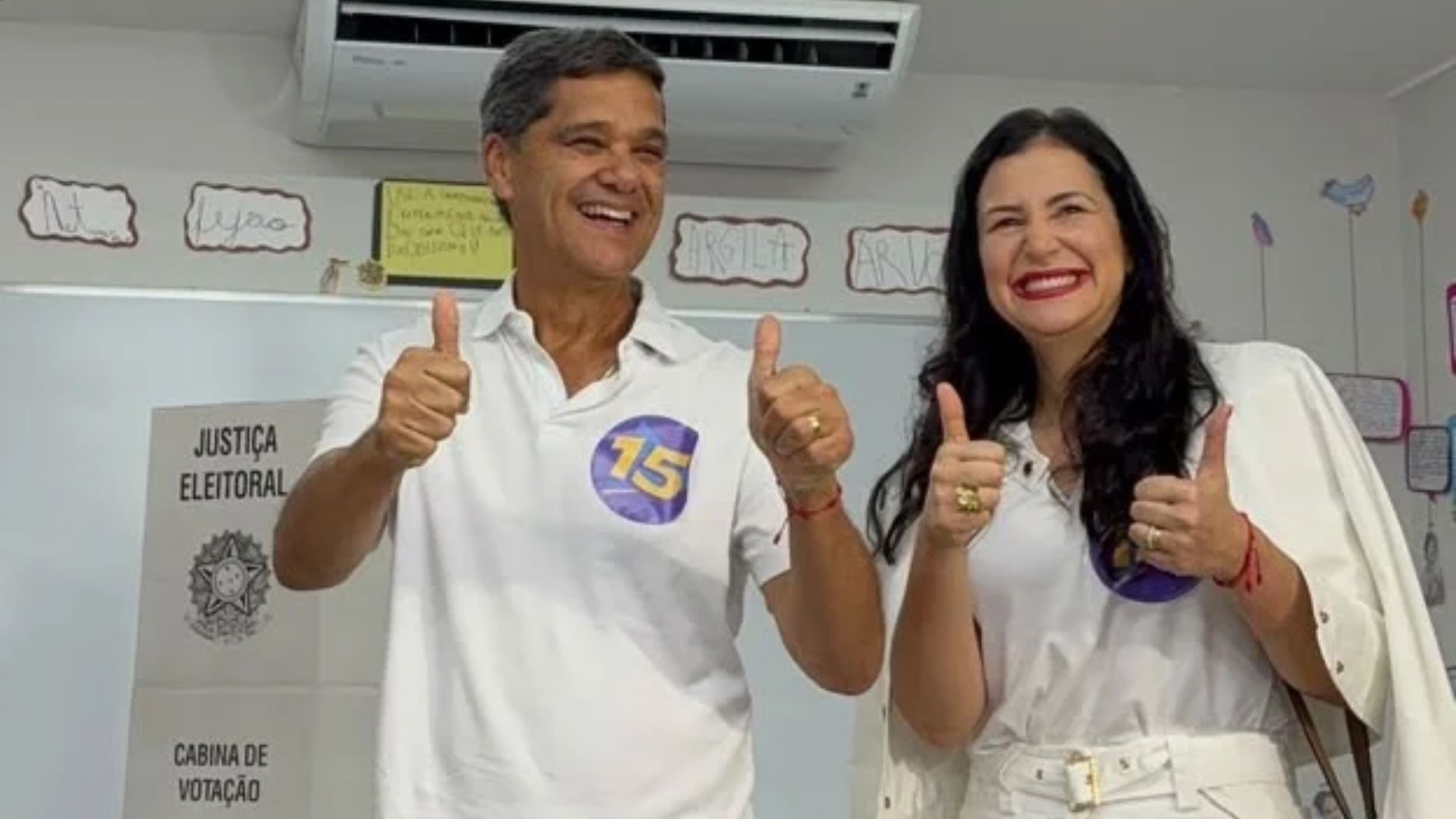 Ricardo Ferraço (MDB) vota em Vitória