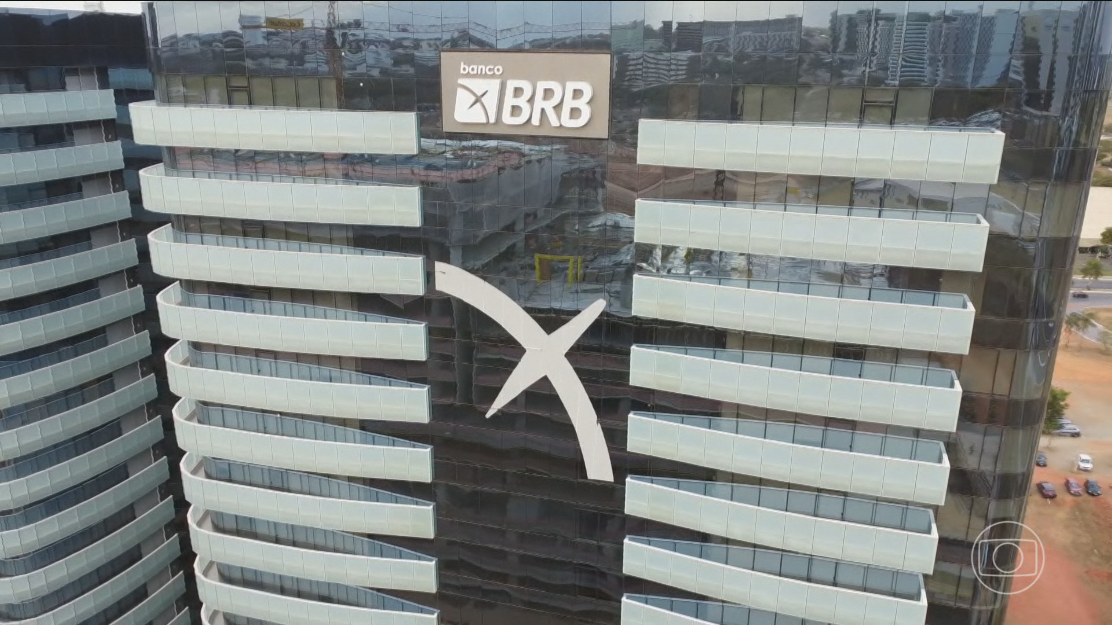 PF abre inquérito para investigar a suspeita de gestão fraudulenta no Banco de Brasília