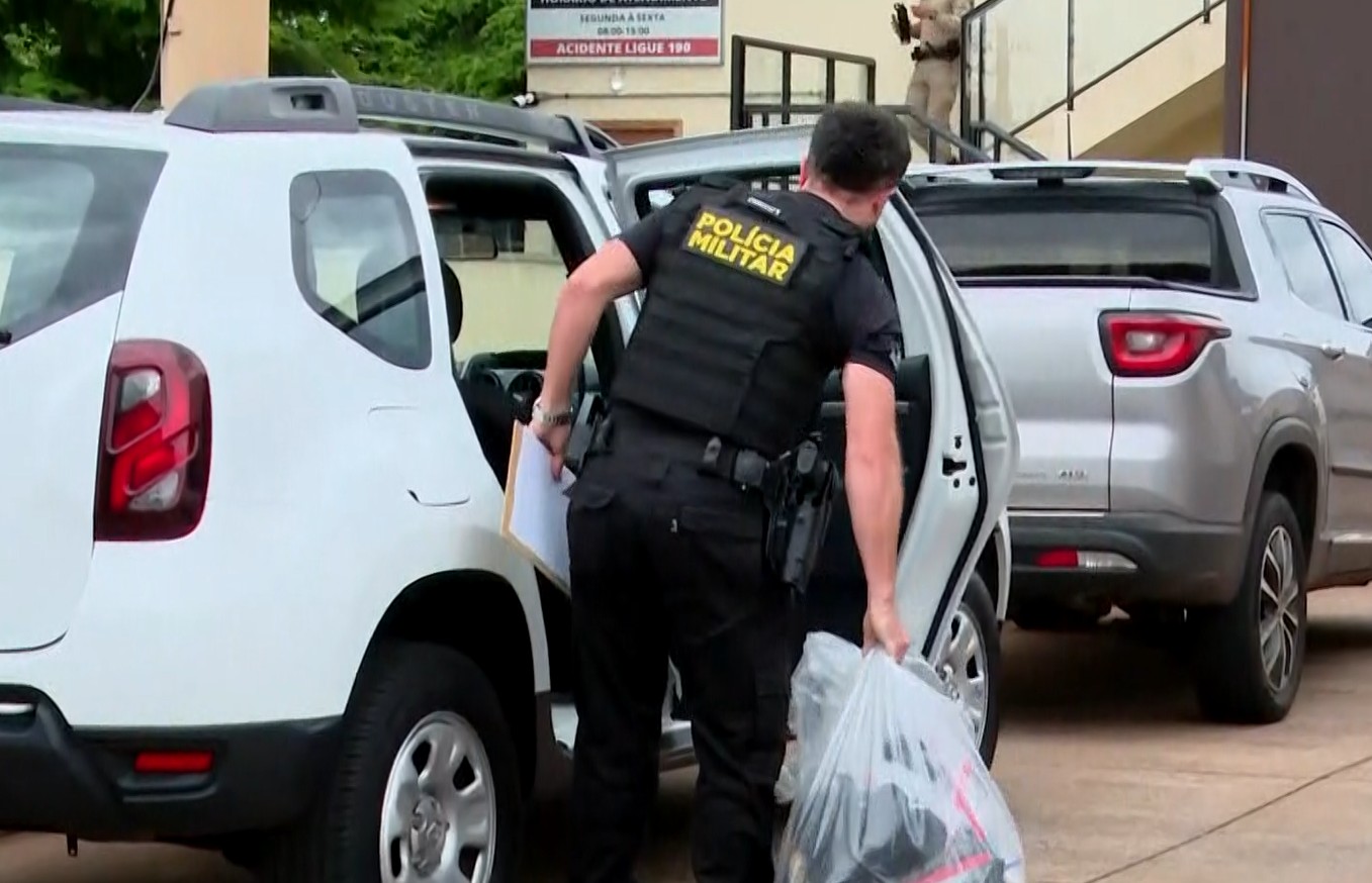 Cinco policiais militares são presos no PR suspeitos facilitar e realizar contrabando há pelo menos 3 anos