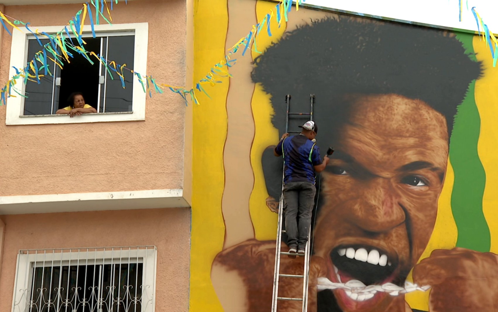 Rosto de Virginia apagado de mural da Copa: arte faz parte de projeto ...